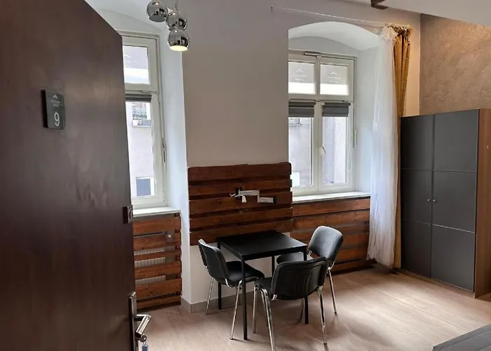 Golebia-genius * بوزنان