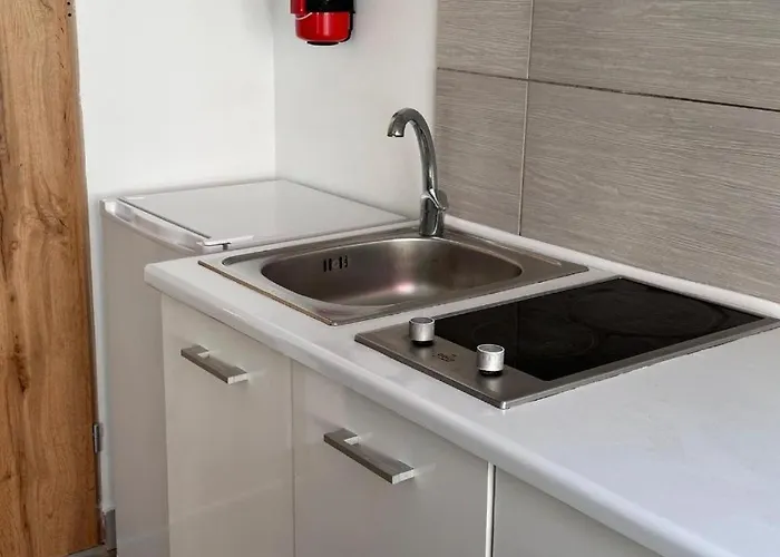 Golebia-genius بوزنان